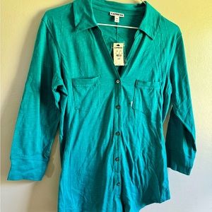 Women’s 3/4 sleeve lightweight button up shirt with collar
